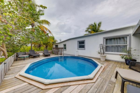 Lanai, Pool and Patios Waterfront Home in Tavernier